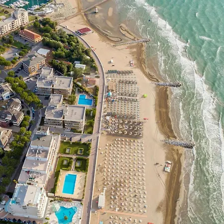Pretty Duplex Ideal For Families In * Lignano Sabbiadoro